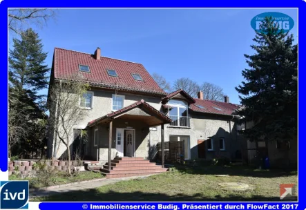 Ansicht Wohnhaus - Haus kaufen in Neuenhagen - Ländliches Leben in Stadtnähe - Drei-Seiten-Bauernhof in Neuenhagen