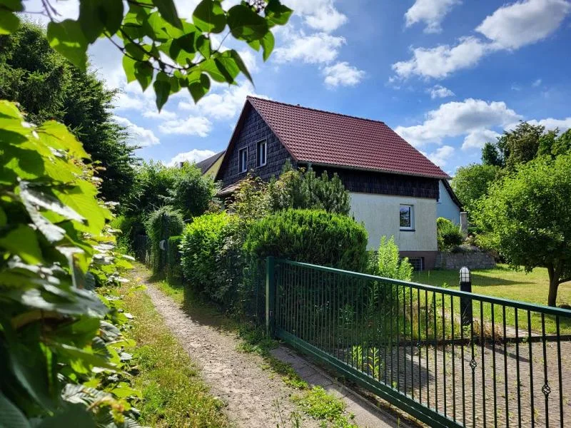 Hausansicht - Haus kaufen in Neuenhagen bei Berlin - Hübsches Domizil mit Fernblick in Neuenhagen