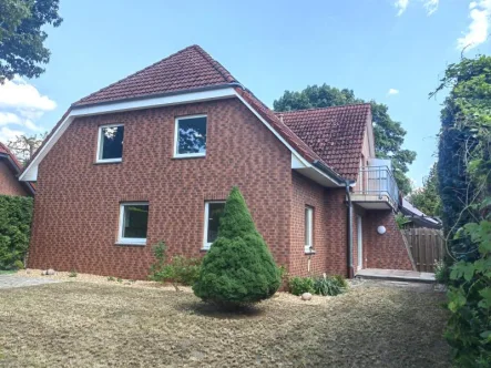 Auf dem Grundstück - Haus kaufen in Woltersdorf - Woltersdorf - Doppelhaus für Selbstnutzer oder Vermieter