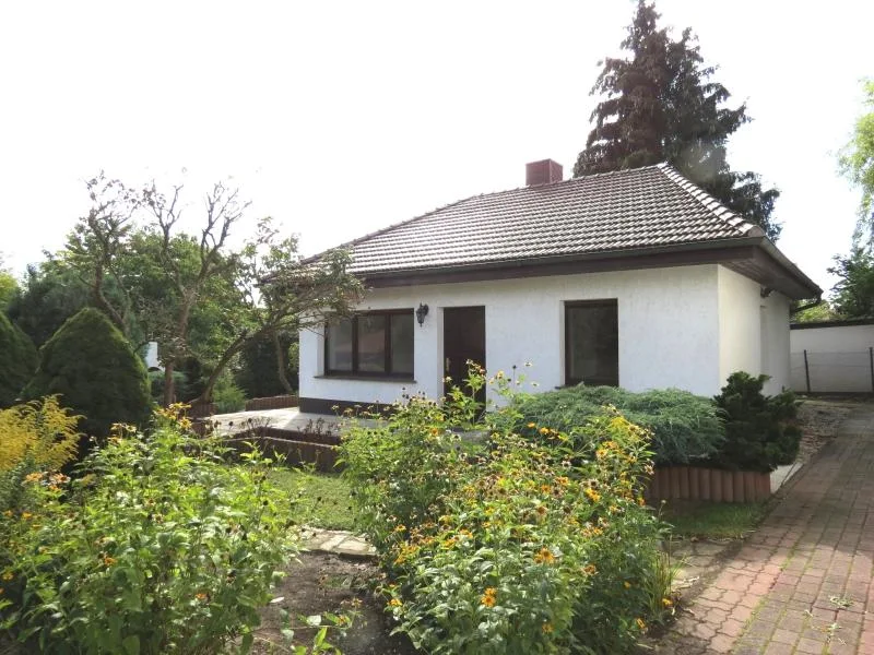 Hausansicht - Haus mieten in Schöneiche bei Berlin - Schmuckstück - Zwei Zimmer Haus in Schöneiche