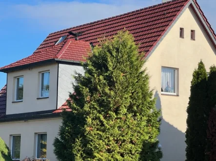 Hausansicht - Haus kaufen in Schöneiche - Attraktives Mehrfamilienhaus in bester Ortslage, vermietet