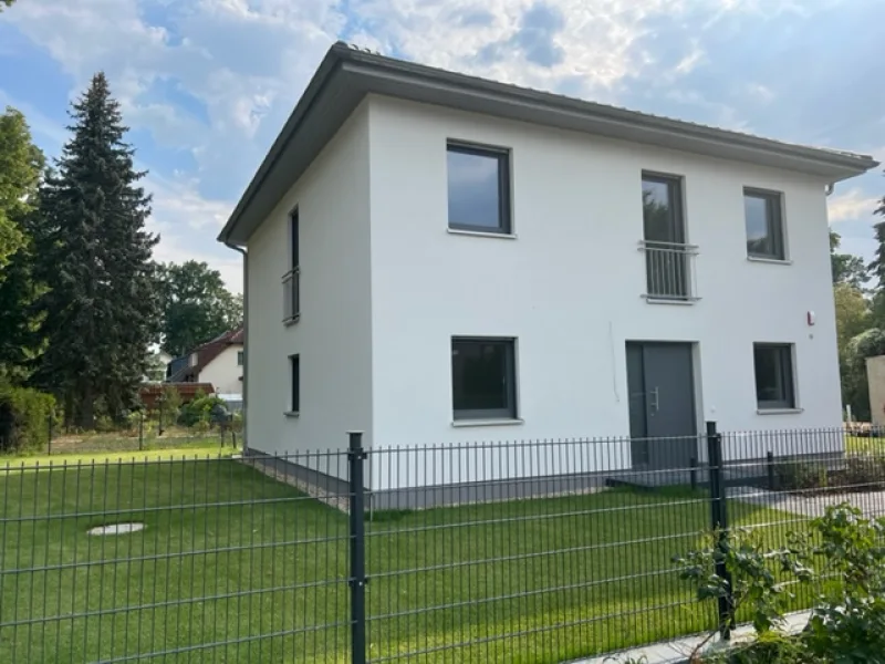Gesamtansicht - Haus mieten in Schöneiche bei Berlin - Top ausgestattetes neues Einfamilienhaus in bester Ortslage