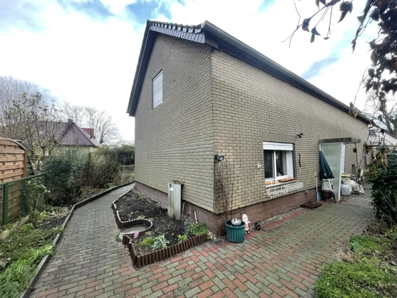 Willkommen! - Haus kaufen in Storkow (Mark) - Handwerkerobjekt!Platz für zwei Familien vorhanden!