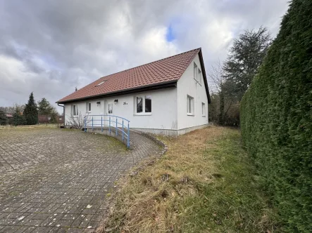 Willkommen! - Haus kaufen in Rietz-Neuendorf / Pfaffendorf - Eigenheim mit 6 Zimmern, Barrierefrei sucht neue Eigentümer!