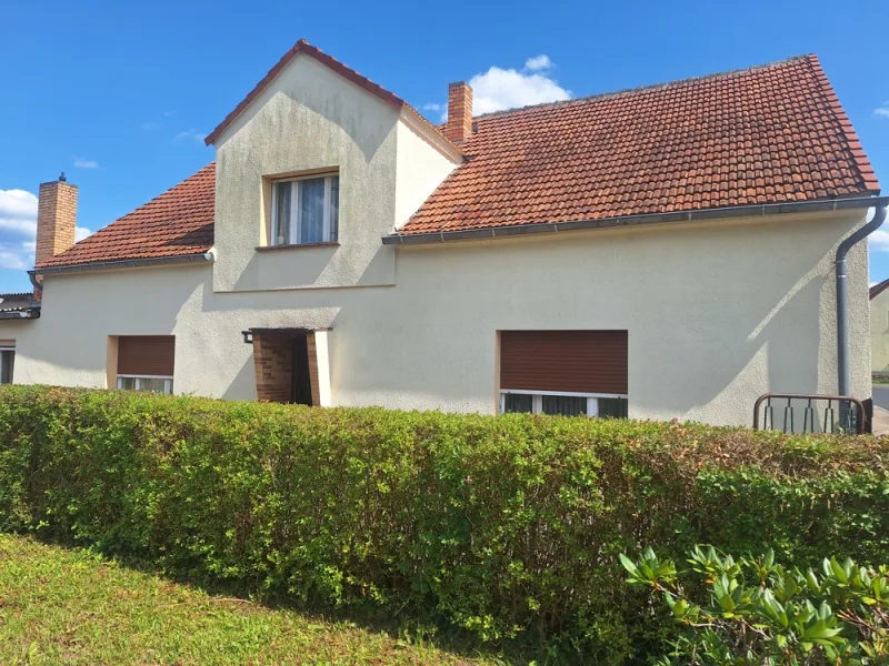 Herzlich Willkommen! - Haus kaufen in Neuzelle - Füllen Sie das Haus mit Leben! Großzügig geschnittenes EFH im Herzen von Neuzelle.