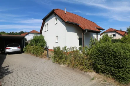 InkedSeitenansicht 1 - Haus kaufen in Lübben (Spreewald) - Einfamilienhaus in grüner Umgebung nahe Lübben