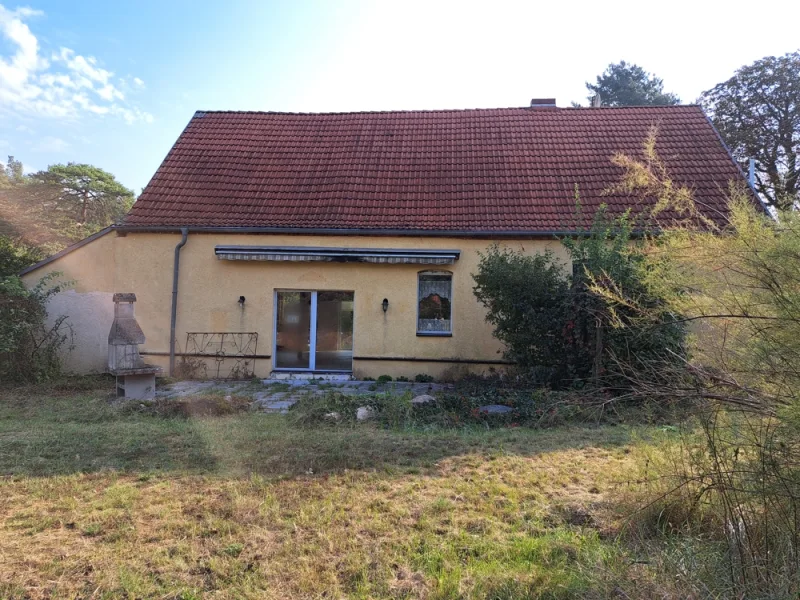 Wohnhaus mit Terrasse