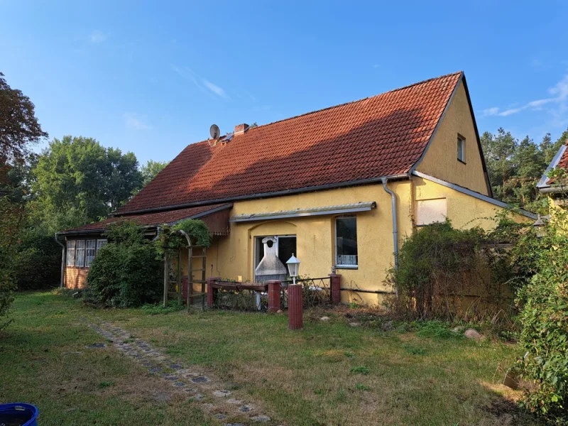 Titelbild - Haus kaufen in 15910 Unterspreewald/ OT Waldow - 2 Häuser auf zwei Grundstücken mitten im Wald in ruhiger, idyllischer Lage, auch einzeln erwerbbar