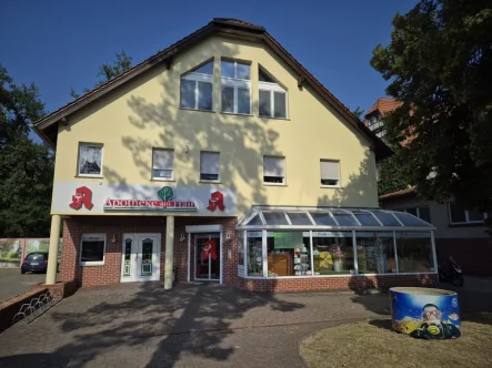 Straßenansicht - Wohnung mieten in Lübben (Spreewald) - Schöne 2- Raumwohnung im Dachgeschoss Nähe Bahnhof