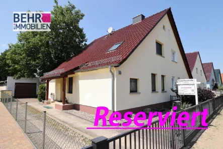 Reserviert-Eingangsbereich - Haus kaufen in Eberswalde - RESERVIERT!!!  Die Wohlfühl-Doppelhaushälfte - 5 Min. zur Autobahn und Bushaltestelle