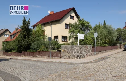 vordere Hausansicht - Haus kaufen in Eberswalde - Das Zuhause für eine Familie im Zentrum von Eberswalde