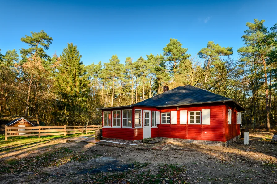  - Haus mieten in Rüdnitz - Heinze-Immobilien (IVD): Idyllische Ruhe am Waldrand im historischen Teehaus