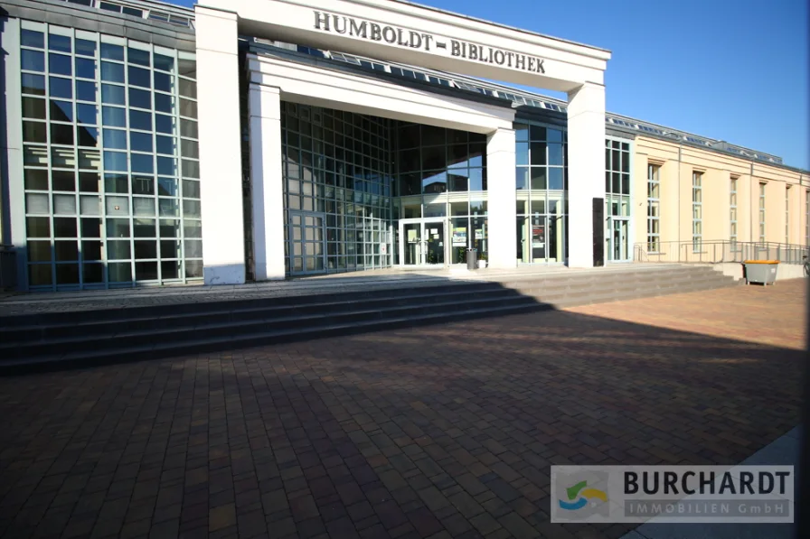 Nachbarort Berlin-Tegel: Humboldt Bibliothek