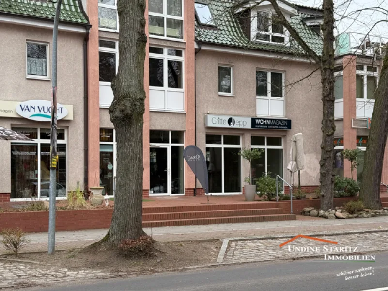 Straßenansicht - Büro/Praxis mieten in Glienicke/Nordbahn - helles, ebenerdiges Ladengeschäft, Büro oder Praxis