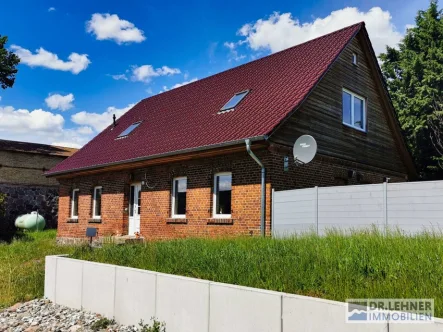 Haus kauefn bei Anklam - Haus kaufen in Medow - Dr. Lehner Immobilien NB -Ostseenähe - Saniertes Bauernhaus auf großem Grundstück