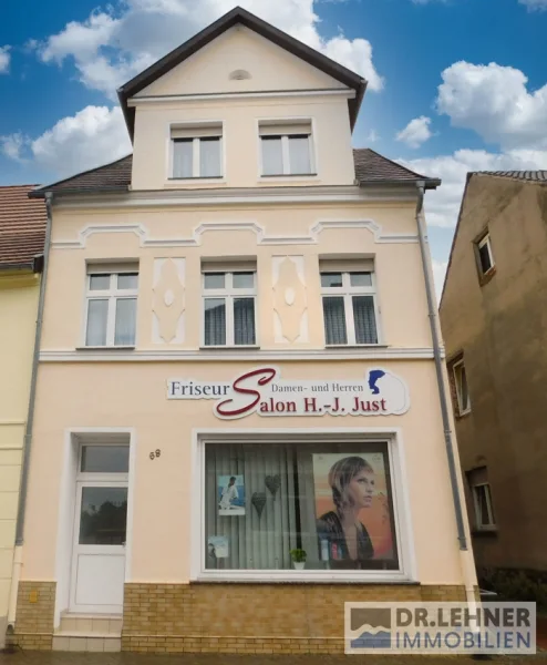 Haus-Frontseite - Haus kaufen in Lenzen (Elbe) - Charmantes Wohn- und Geschäftshaus im Zentrum von Lenzen