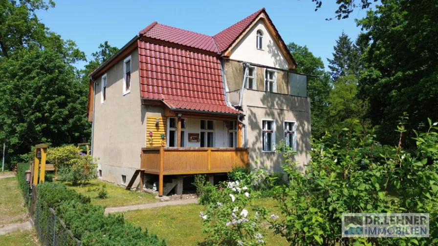 Einfamilienhaus in bester Lage - Haus kaufen in Alt Ruppin - Ruhiges Wohnen in zentraler Lage! Idyllisches Einfamilienhaus mit Villencharakter