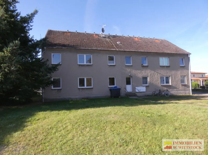 Rückansicht - Haus kaufen in Groß Pankow - Mehrfamilienhaus (8 WE) in Groß Pankow