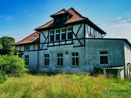 Haus kaufen bei Anklam - Haus kaufen in Anklam - Dr. Lehner Immobilien NB -Das Besondere Wohnen im Denkmal in Ostseenähe