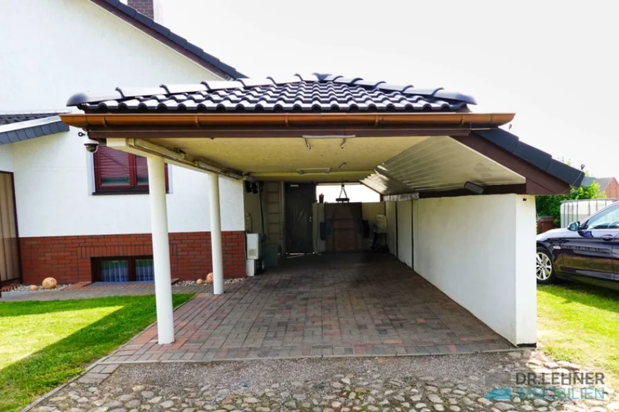 Stabiler Carport für 2 Stellplätze