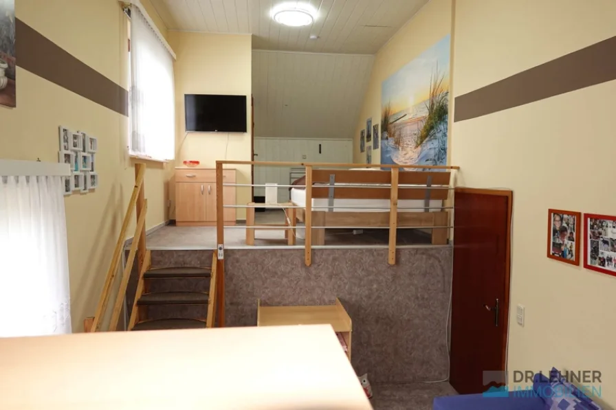 Kinderzimmer mit Hochebene