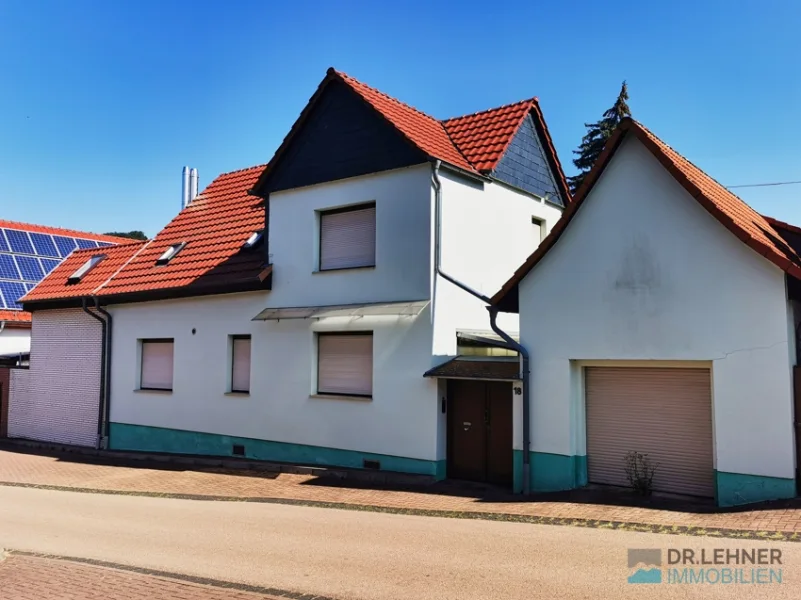 Haus kaufen bei Eisleben - Haus kaufen in Wimmelburg - Dr. Lehner Immobilien NB -Bei Eisleben- Schmuckes Stadthaus in gepflegter Nachbarschaft