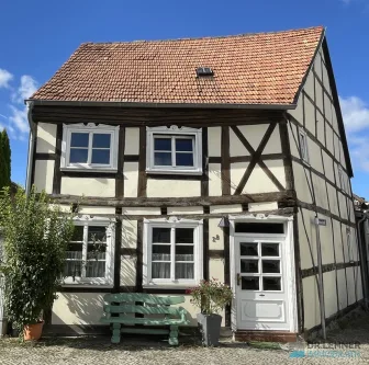 Frontansicht - Haus kaufen in Lenzen (Elbe) - Kleines Fachwerkhaus in Lenzen/Elbe