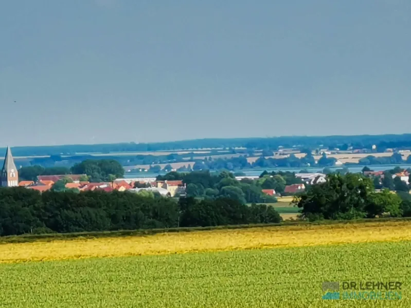 Landschaftsblick zum Kummerower See mit Neukalen