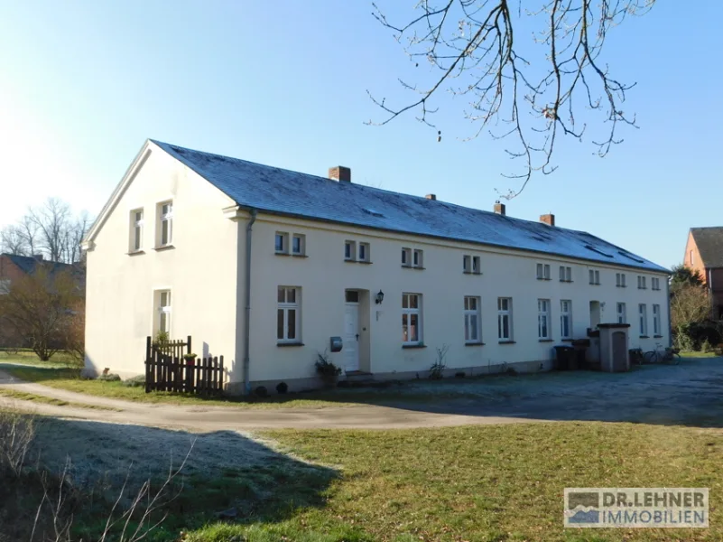 Mehrfamilienhaus in Lanz 