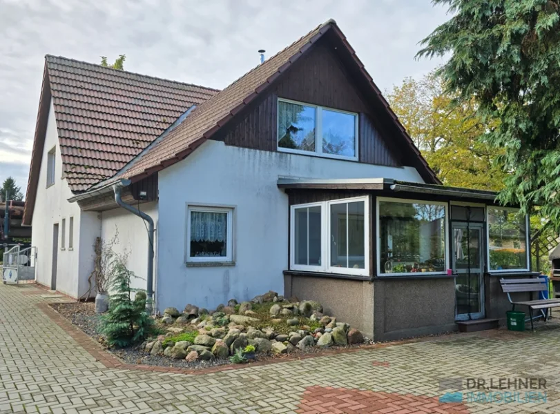 Haus kaufen bei Stralsund - Haus kaufen in Steinhagen - Dr. Lehner Immobilien NB-Schönes Landhaus nahe Stralsund