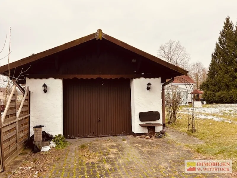 Garage Vorderansicht