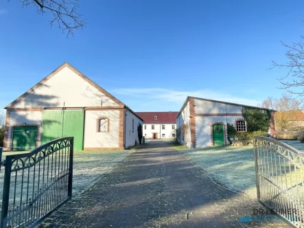 Auffahrt zum Wohnhaus - Haus kaufen in Karstädt / Dallmin - Exklusiver Resthof - modernes Wohnen auf über 200 m² Wohnfläche