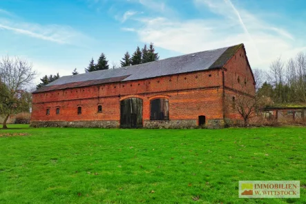 Vorderansicht - Halle/Lager/Produktion kaufen in Kümmernitztal / Buckow - Grundstück mit Scheune in ruhiger Wohnlage