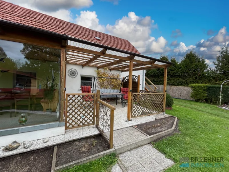 Einliegerwohnung mit Terrasse