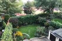 Blick in den Garten (Sommer)