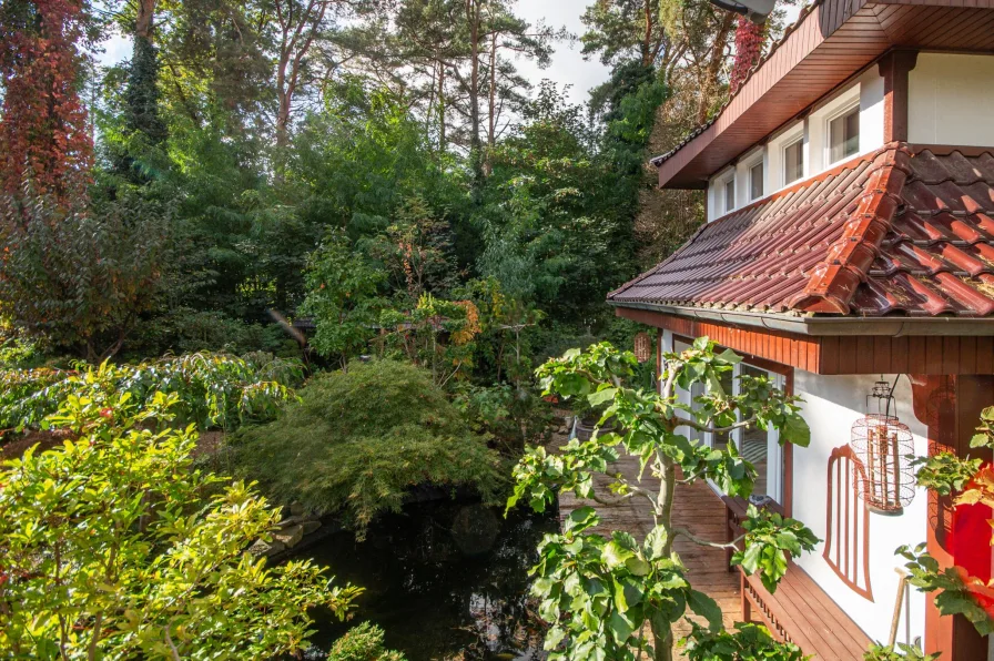 Gästehaus und Teich - Haus kaufen in Michendorf OT Wilhelmshorst - NEU - Romantisches Landhaus in grüner Umgebung