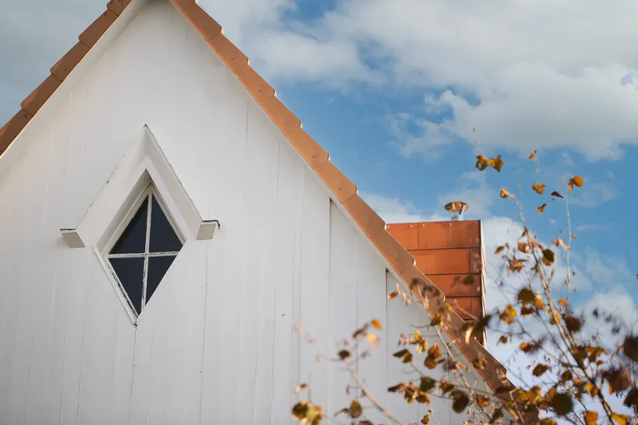 Giebel mit Fenster 