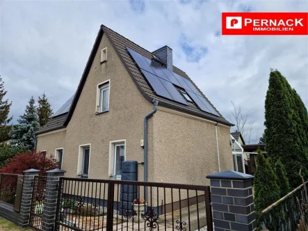 Haus mit PV-Anlage - Haus kaufen in Fürstenwalde /Spree - Grundstück, Haus mit Photovoltaik und Nebengelass in Süd