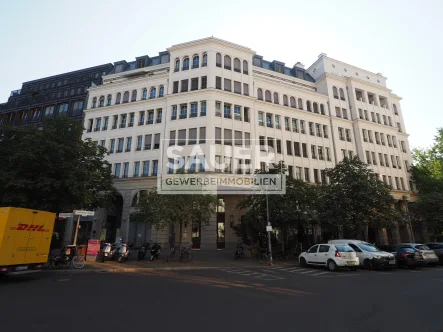 Ansicht Gebäudeensemble - Büro/Praxis mieten in Berlin - 170 m² - Ruhiges Arbeiten im Gartenhaus am Hausvogteiplatz! *2525*