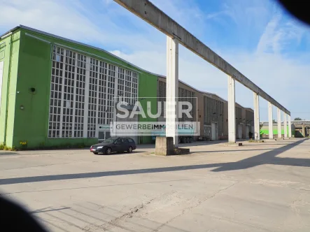 Halle 21 Gebäudeansicht - Halle/Lager/Produktion mieten in Berlin - 1.673 - 9.338 m² Kaltlagerhalle mit Kranbahn in Köpenick *2540*