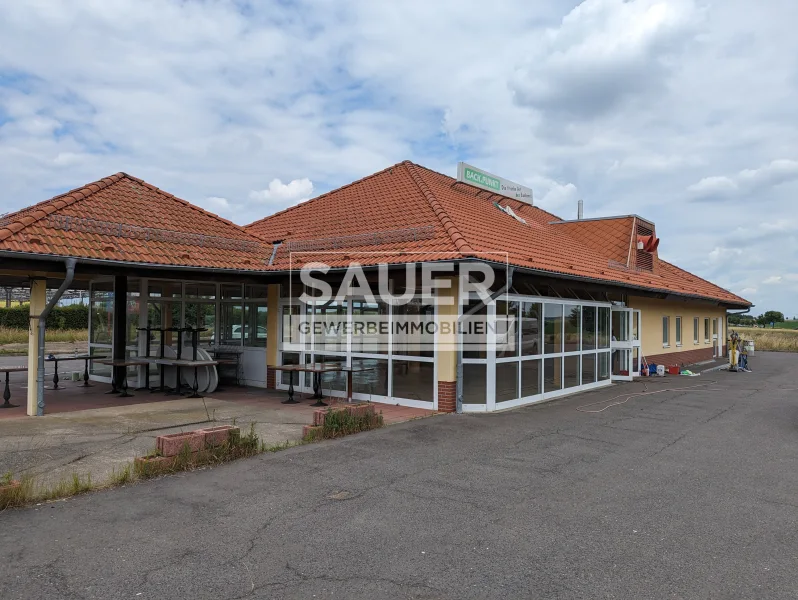 Außenansicht - Halle/Lager/Produktion mieten in Ahrensfelde - 280 m² Ausstellungsfläche mit 2.500 m² Grundstück *2810*