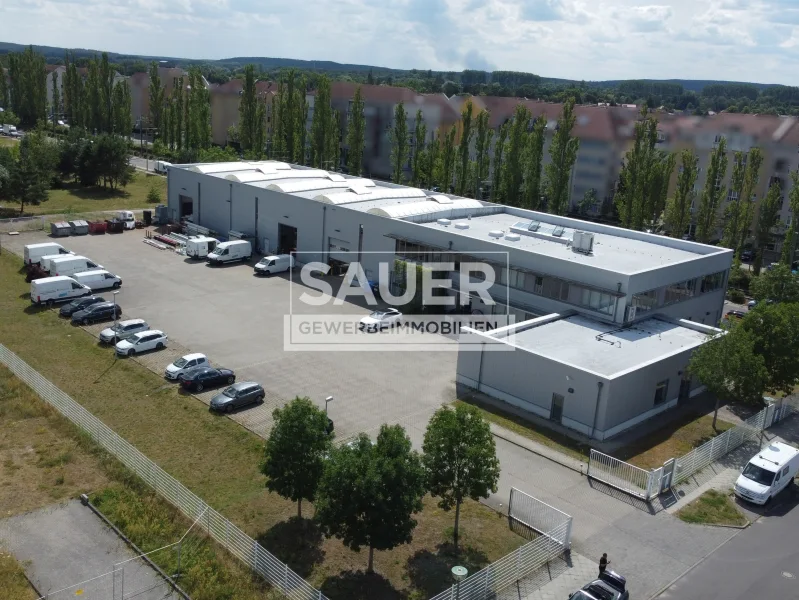 Gesamtobjekt - Halle/Lager/Produktion mieten in Potsdam - 886 m² moderne Produktionshalle mit Bürokopfbau, befristet bis Ende 2025 *2827*