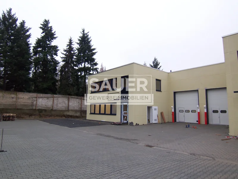 Gebäudeansicht - Halle/Lager/Produktion mieten in Berlin - 378 m² moderne Servicefläche mit 4 Büros nahe A100 Oberlandstr. *1338*