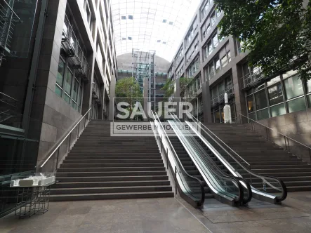 Blick ins Atrium - Büro/Praxis mieten in Berlin - 358 m² - Repräsentative Büroeinheit im Atrium! *2741*