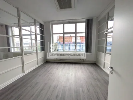 Innenansicht 4. OG - Büro/Praxis mieten in Berlin - Loftbüros nahe Treptower Park ab 493 m²! *2894*