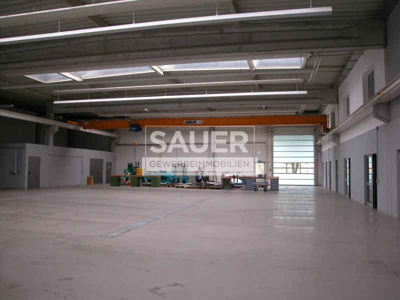 Halle Innenansicht - Halle/Lager/Produktion mieten in Berlin - 1.700 m² moderne Produktionshalle mit Kranbahn *1145*