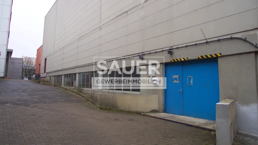 Geb. C Zugang Lager - Halle/Lager/Produktion mieten in Berlin - 510 m² ebenerdige Lagerfläche nahe A100