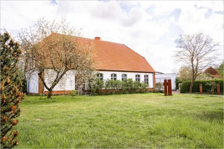 historisches Gebäude  - Haus kaufen in Grebbin - TOP SANIERT und PROVISIONSFREI !!!Vielfältig nutzbares historisches Gebäude mit modernem Werkstattgebäude