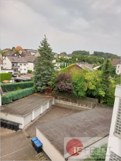 Ausblick ins Grüne - Wohnung kaufen in Menden - Schön und gut:  76 m² Wohnung, 3 Zimmer, Loggia, Garage!