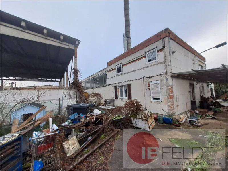 Gebäudeansicht - Halle/Lager/Produktion kaufen in Gommern - Gebäudeteil und Teilbereich einer Überdachung im sehr gut erschlossenen Gewerbegebiet